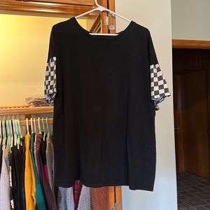 Checked sleeve t-shirt